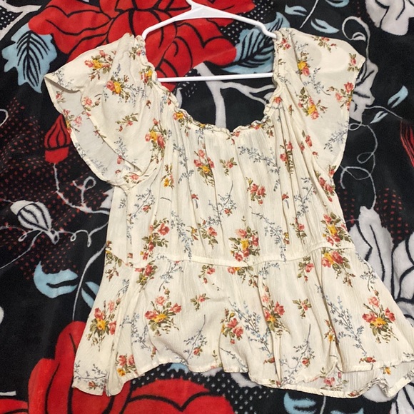 Top - Picture 2 of 2